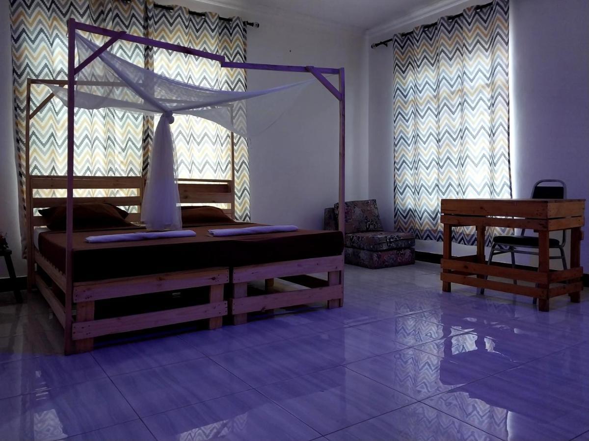 L&J Modern Backpackers Kigamboni Beach House Bed & Breakfast Darüsselam Dış mekan fotoğraf