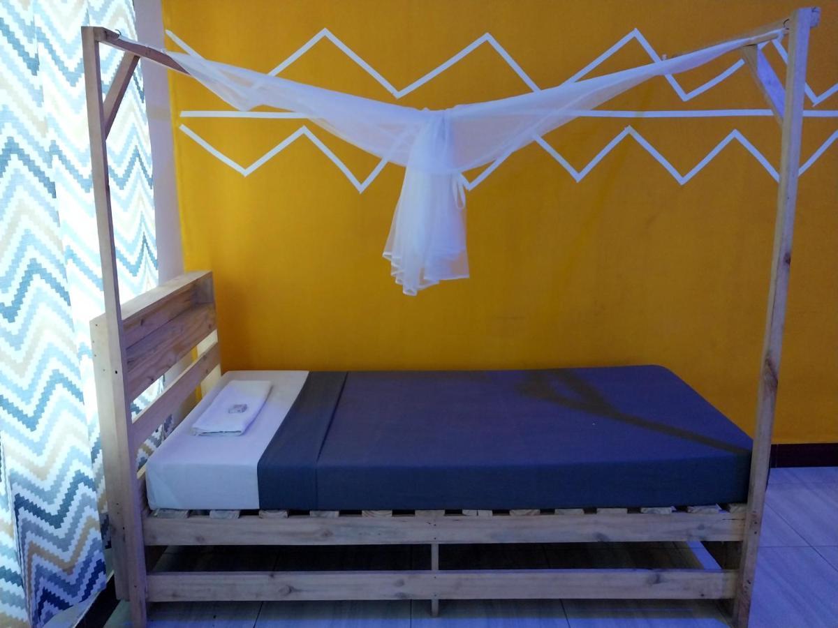 L&J Modern Backpackers Kigamboni Beach House Bed & Breakfast Darüsselam Dış mekan fotoğraf