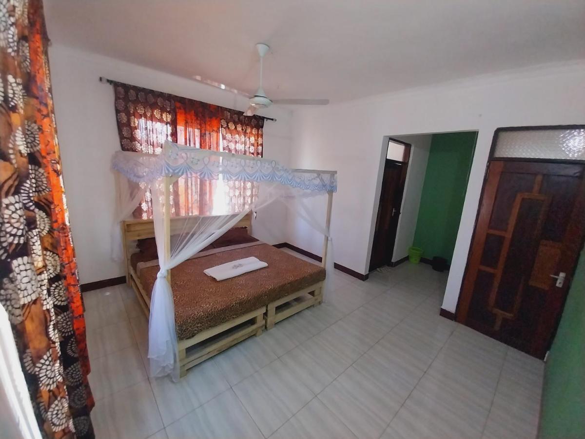 L&J Modern Backpackers Kigamboni Beach House Bed & Breakfast Darüsselam Dış mekan fotoğraf